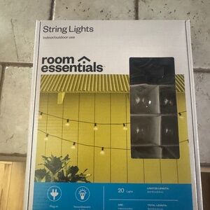 Room essentials!!! String lights
